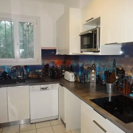 Apartamento Vue Avec Terrasse - 4 Pieces, 6 Pers, A 30m De La - Fr-1-335-92 Hyères